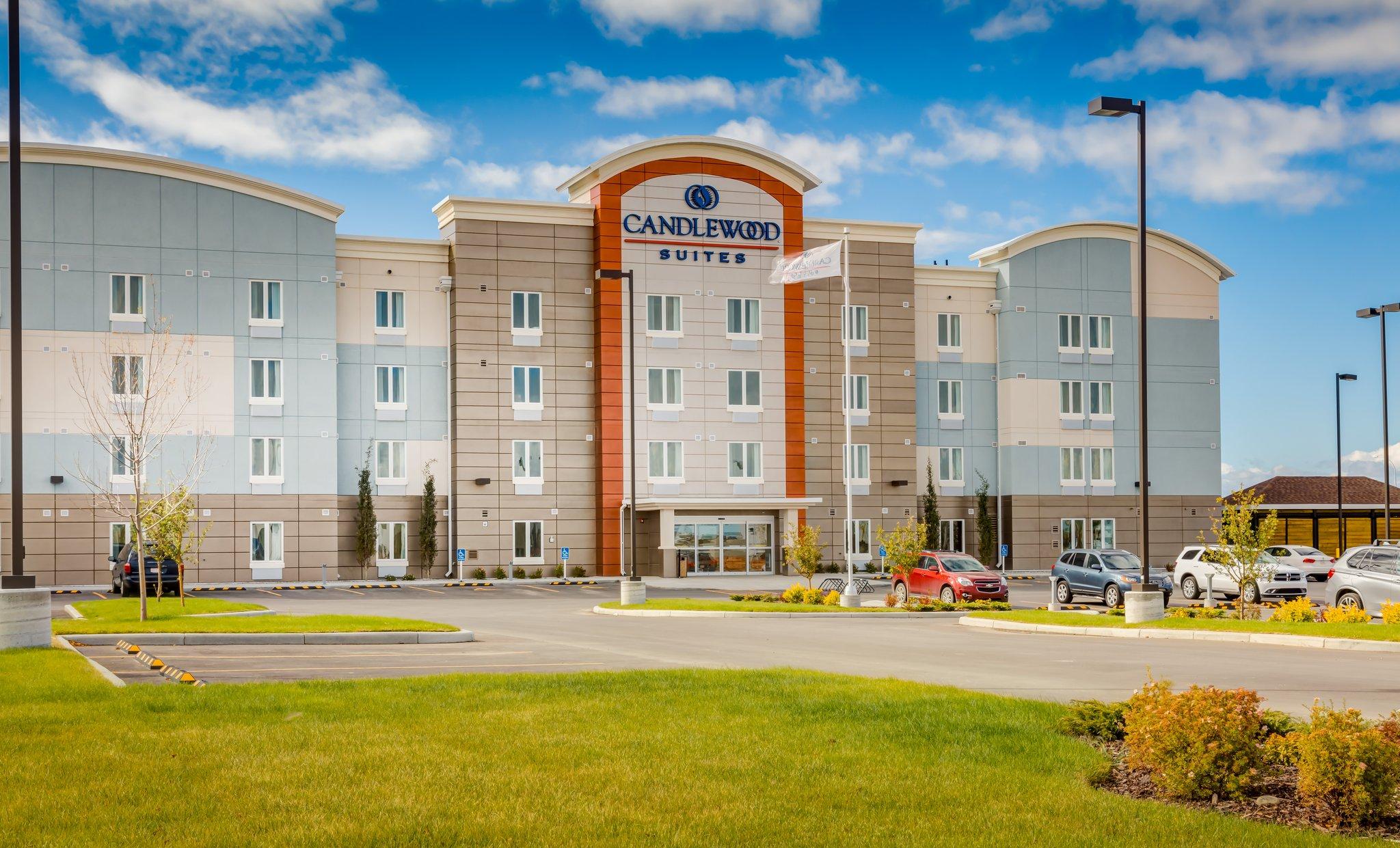 CANDLEWOOD SUITES CALGARY AIRPORT NORTH КАЛГАРИ, AB